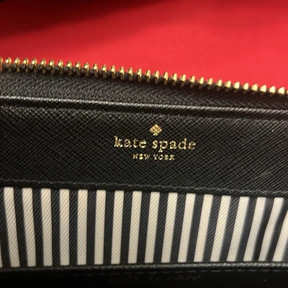 Kate Spade New York Wallet - Picture 5 of 8